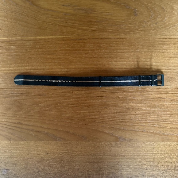 Black with Gold Stripe Nato Nylon Watch Band Military 19mm Diver Style - Picture 3 of 9